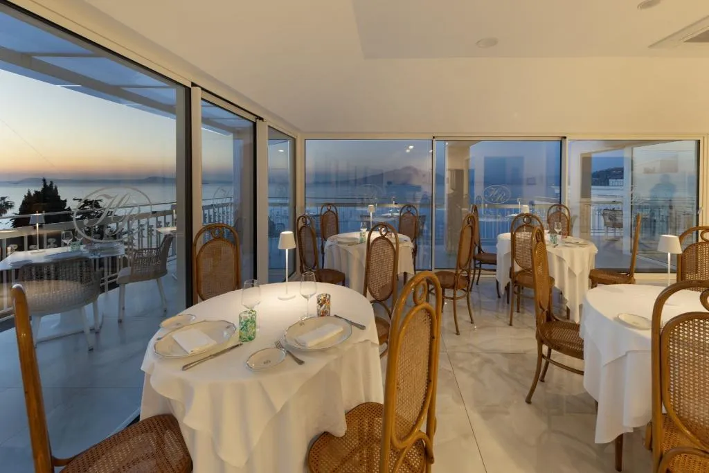 Restaurant, Hotel Regina Sorrento, Naples