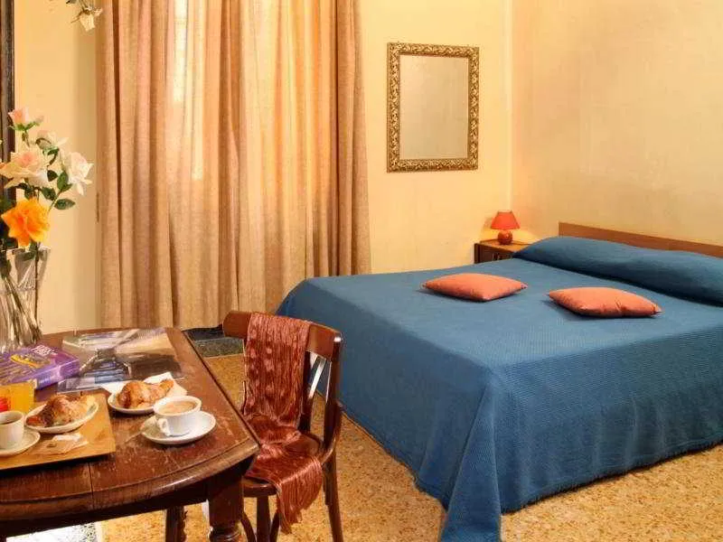 Room, Prince of Navona, Rome