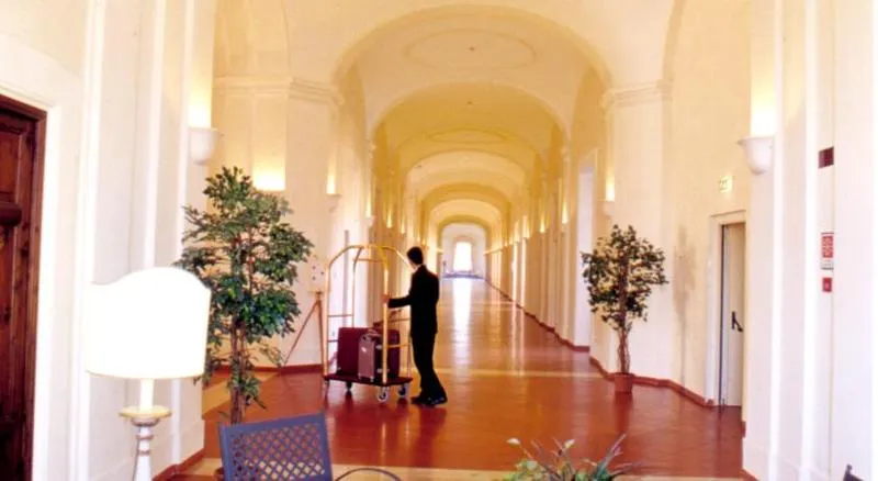 Lobby, Domus Sessoriana, Naples