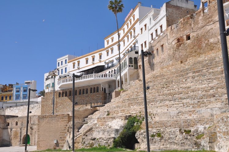 Continental, Tangier