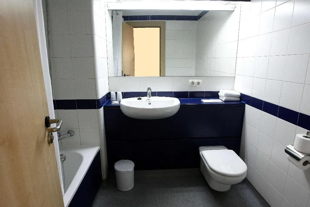 DOUBLE SINGLE USE STANDARD Room, Travelodge Madrid Arturo Soria, Madrid