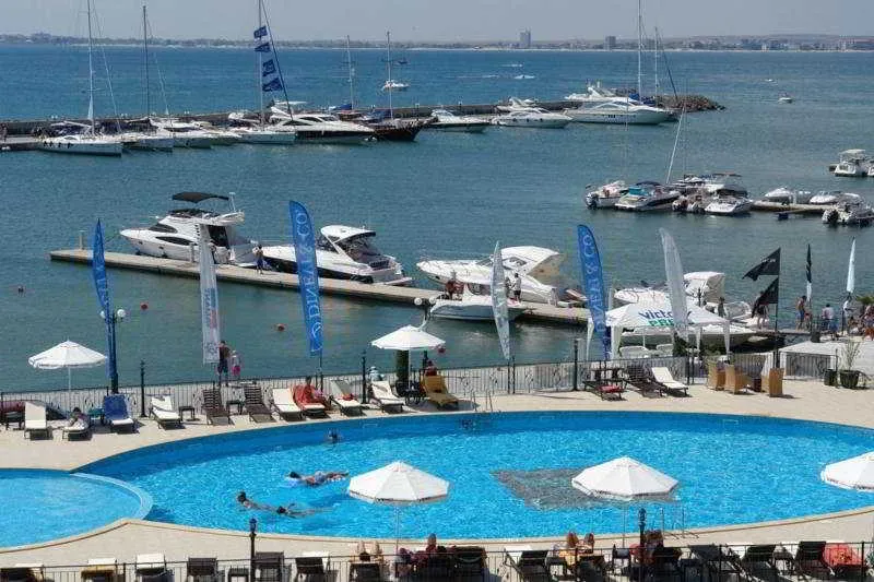 Pool, Etara 1, Bourgas