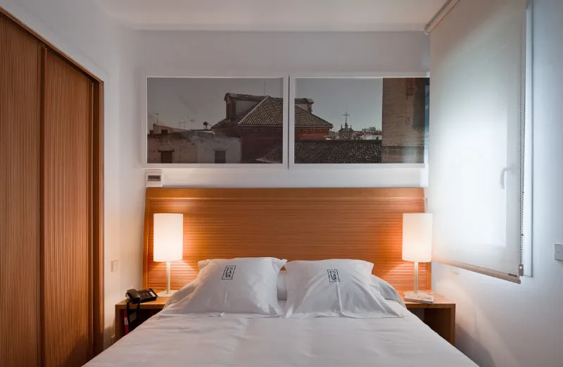 Room, Eslava, Seville