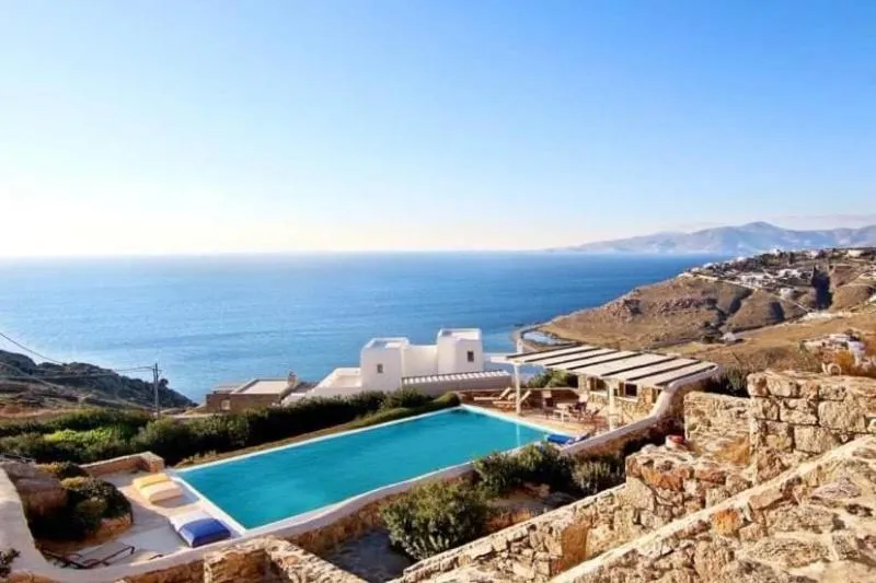 APARTMENT ONE BEDROOM ONE BATHROOM Room, White Rock Suites & Villas, Mykonos