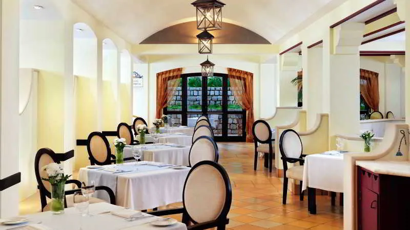 Restaurant, Pine Cliffs Hotel, a Luxury Collection Resort, Algarve