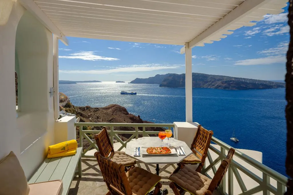 VILLA WITH JACUZZI Room, Fanari Villas, Santorini