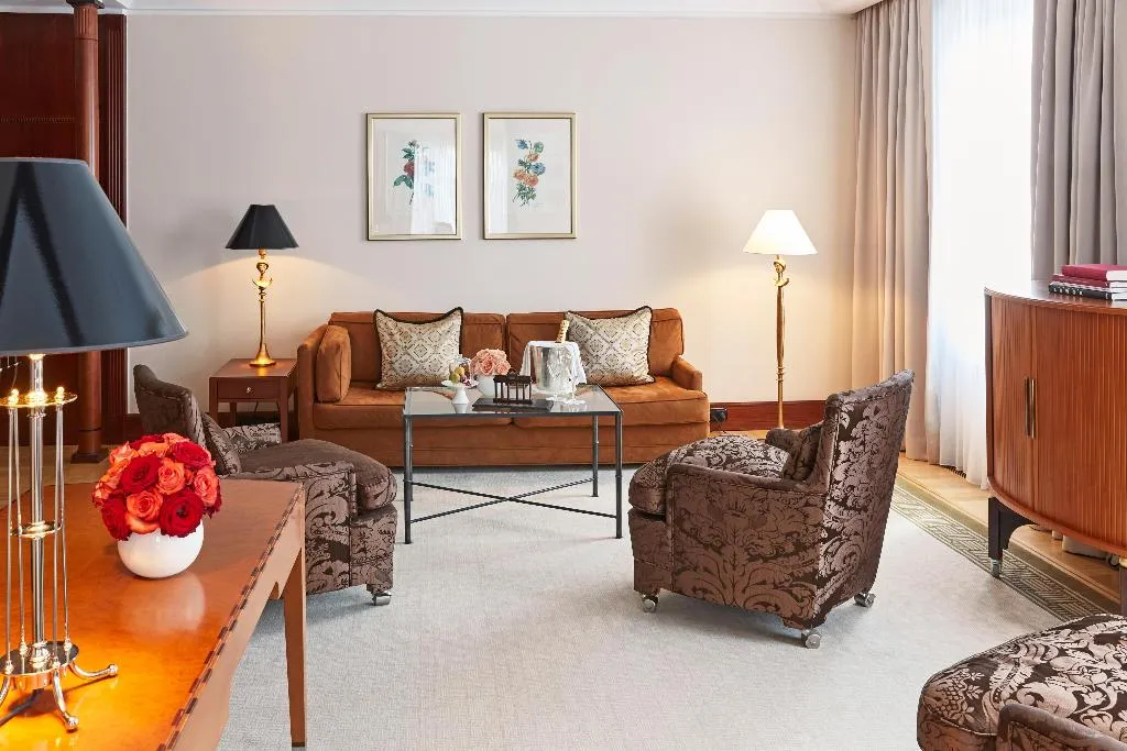 SUITE WITH VIEWS Room, Adlon Kempinski Berlin, Berlin