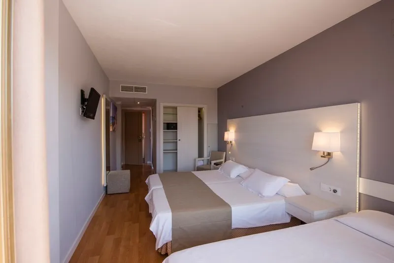 TWIN SUPERIOR CAPACITY 3 Room, Helios Hotel, Majorca