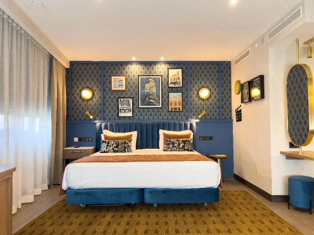 SUITE WITH VIEWS Room, Hotel Indigo Madrid - Gran Via, Madrid