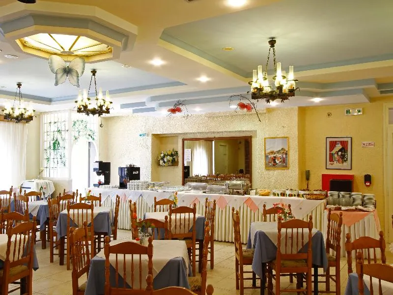 Restaurant, Bintzan Inn, Corfu