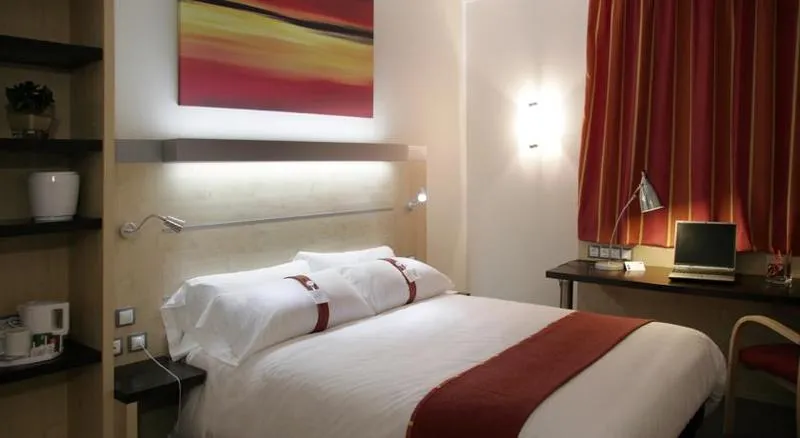 DOUBLE STANDARD Room, Holiday Inn Express Barcelona - Sant Cugat, Barcelona