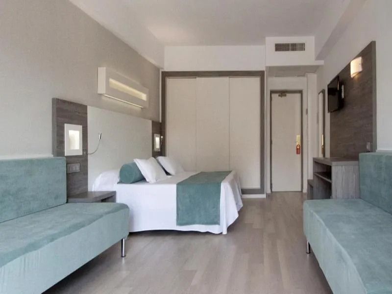 Room, FERGUS Bermudas, Majorca