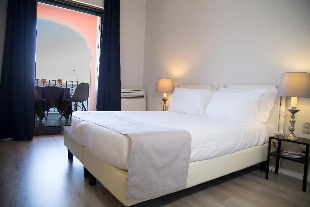 DOUBLE LAKE VIEW Room, Hotel Villa Carlotta, Milan
