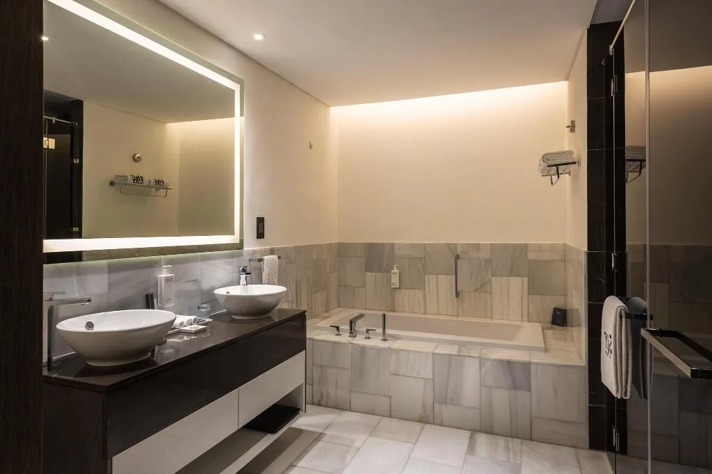 SUITE SEA VIEW Room, Th8 Palm Dubai Beach Resort Vignette Collection, Dubai