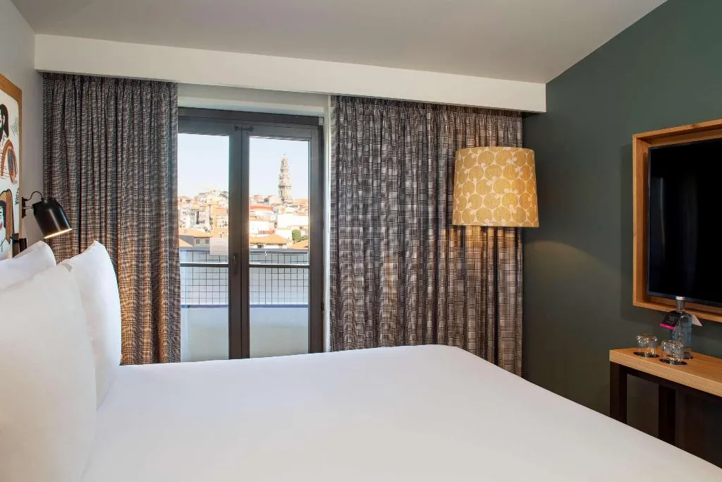 Room, Se Catedral Hotel Porto, Tapestry Collection by Hi, Porto