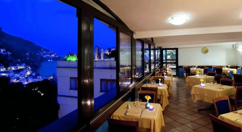 Restaurant, Hotel Royal Positano, Naples