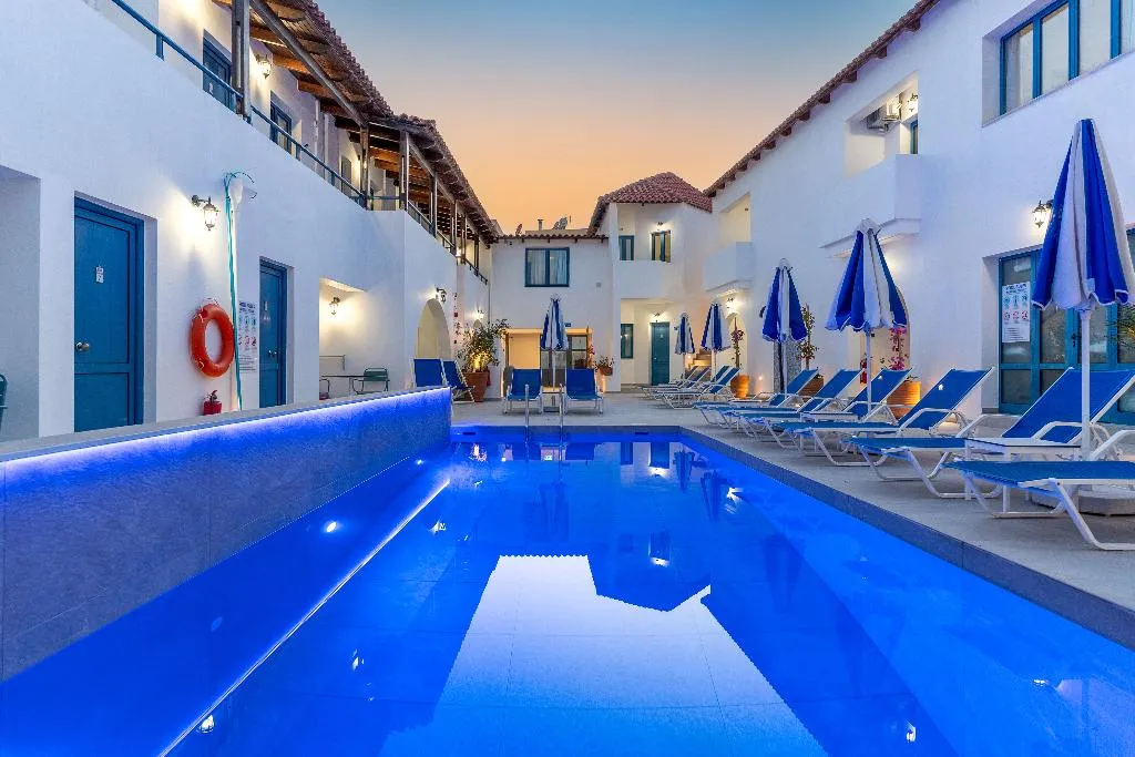 Pool, Iliana, Crete