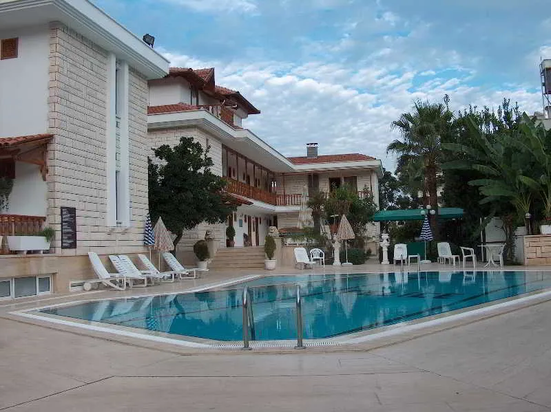 Pool, Felice, Antalya