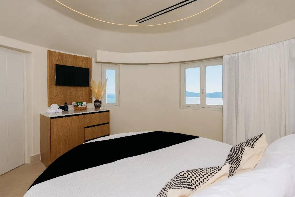 SUITE WITH VIEWS Room, Rocabella Santorini Hotel & Spa, Santorini