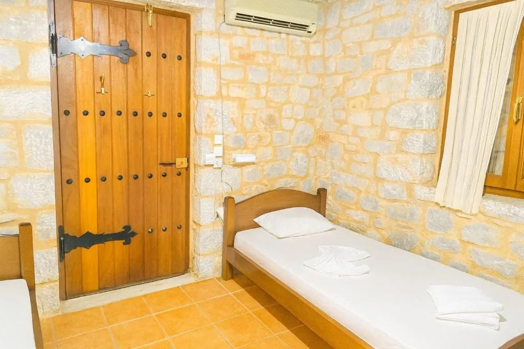 Room, Lalloudes Hotel Mani, Kalamata