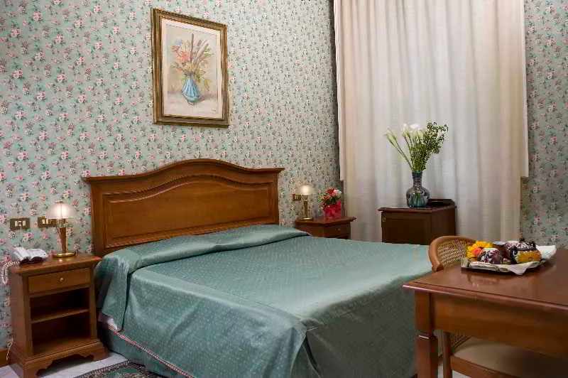 Room, Hotel Beatrice, Florence
