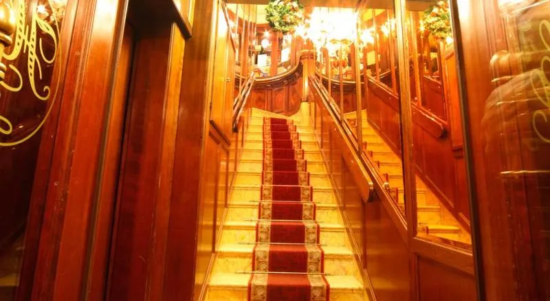 Lobby, Lux, Venice