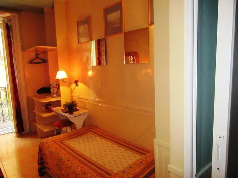 General view, OYO Hostal La Fontana, Madrid