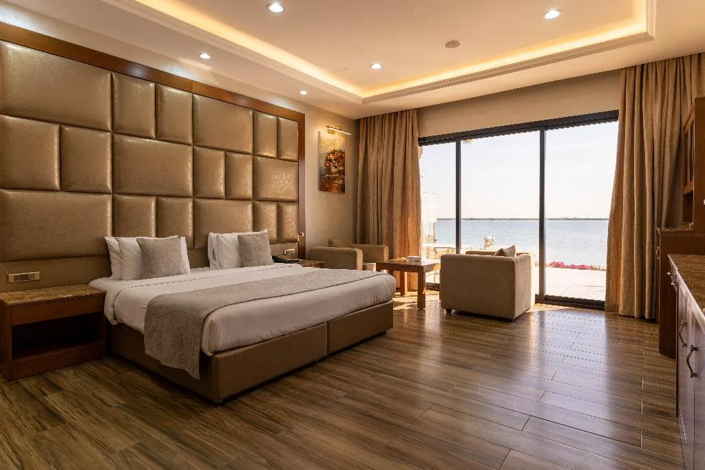 DOUBLE DELUXE SEA VIEW Room, Palma Beach Resort & Spa, Dubai