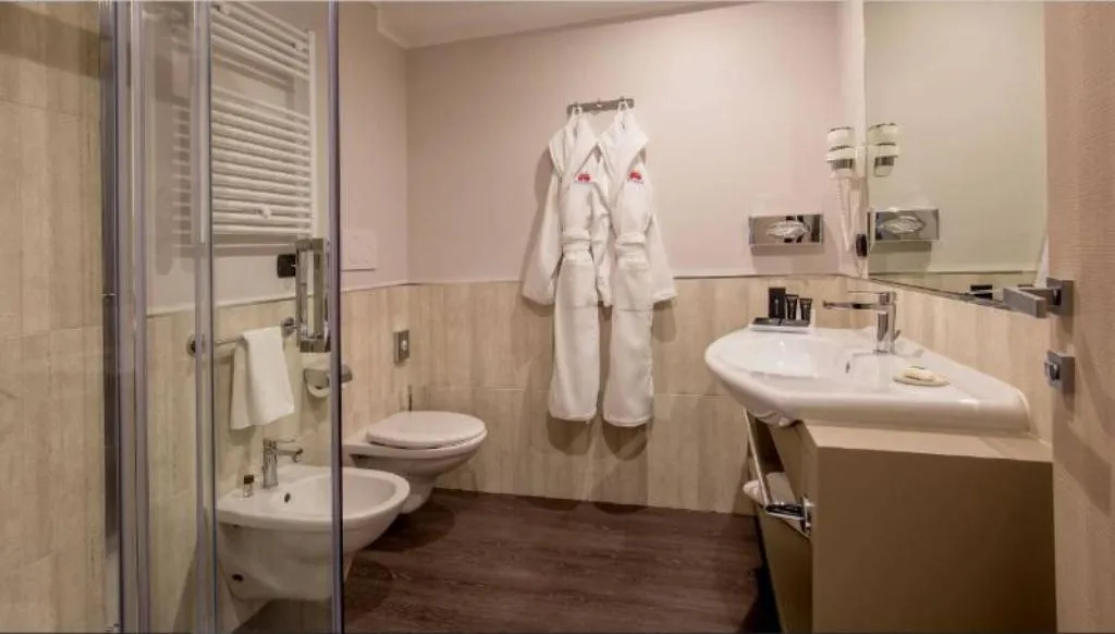 DOUBLE SUPERIOR WITH BALCONY Room, Hotel Domidea, Rome