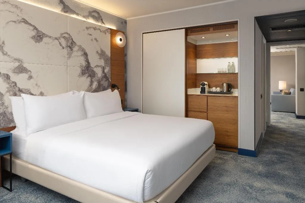 SUITE ONE BEDROOM Room, Hilton Barcelona, Barcelona