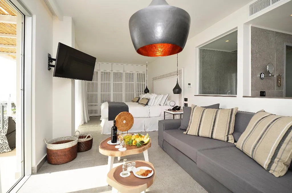 SUITE WITH PRIVATE POOL Room, Insula Alba Resort & Spa, Crete