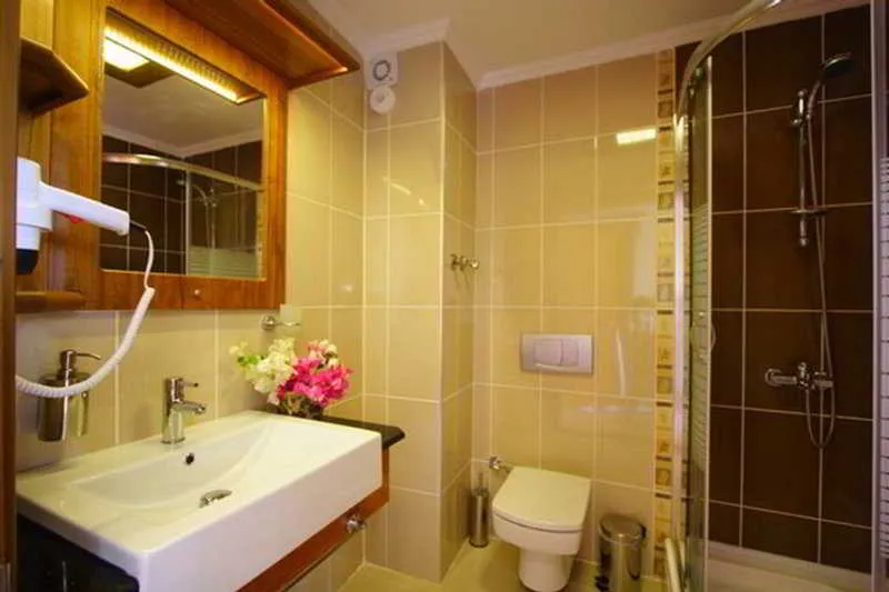Room, Azmakhan, Dalaman