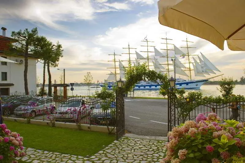 Terrace, Viktoria Palace, Venice
