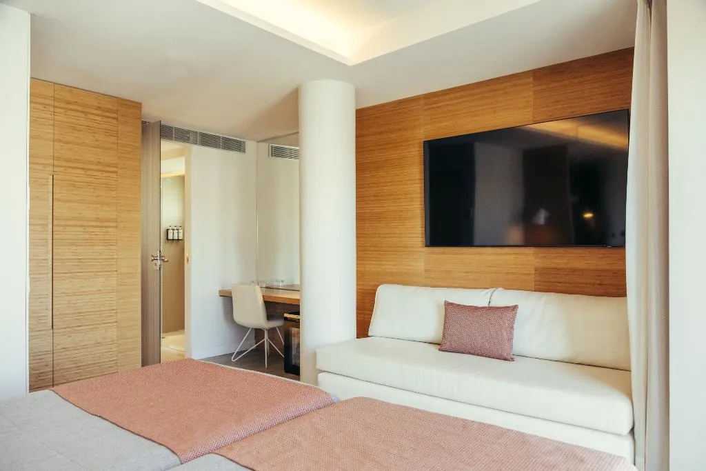 TRIPLE STANDARD Room, Park Hotel Barcelona, Barcelona