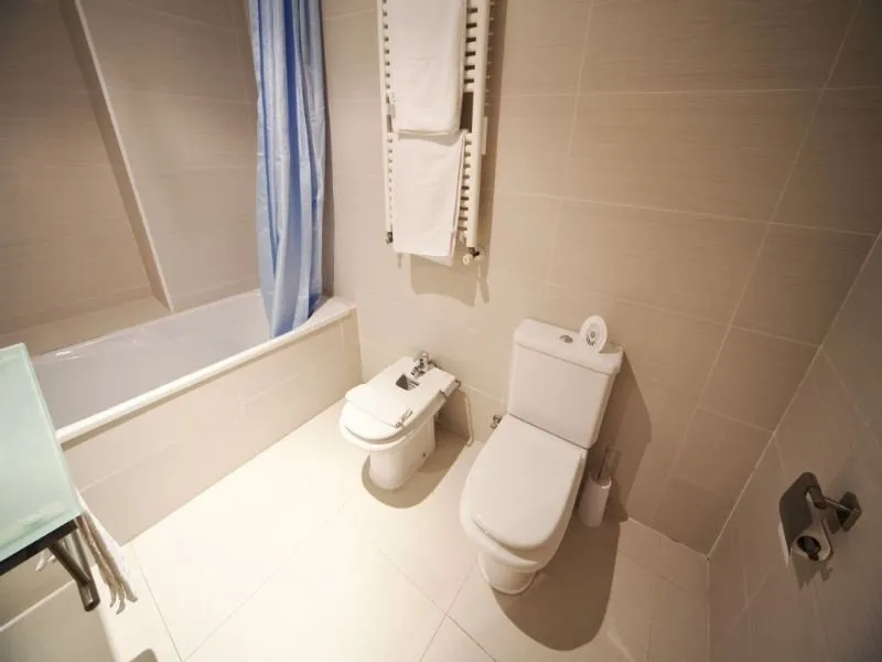 Room, Realrent Marina real, Valencia