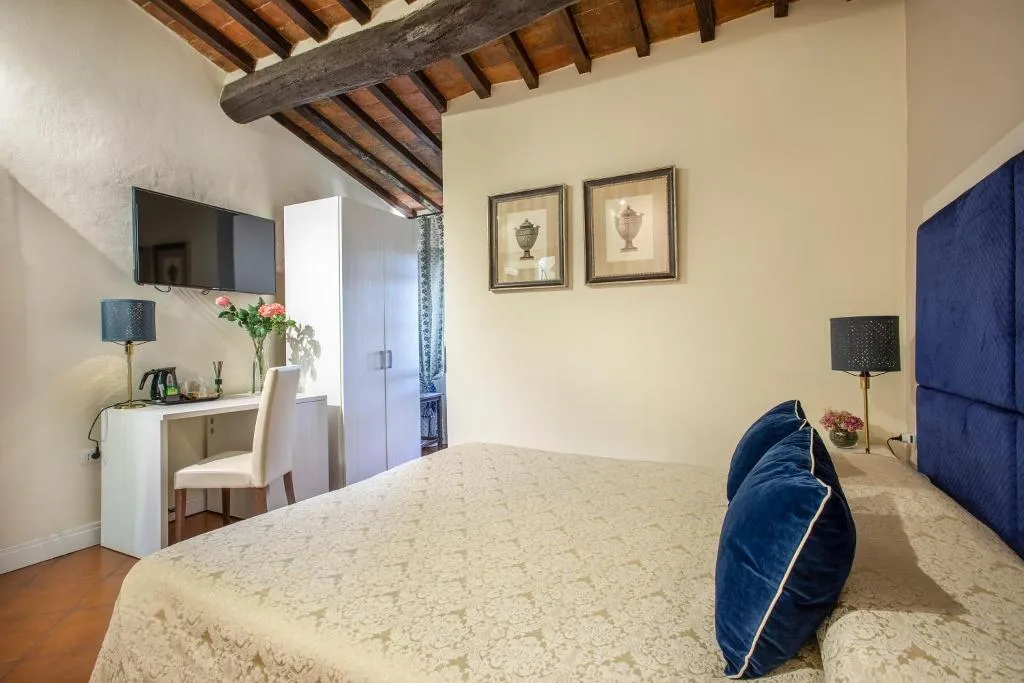 General view, Giuliani Home, Florence