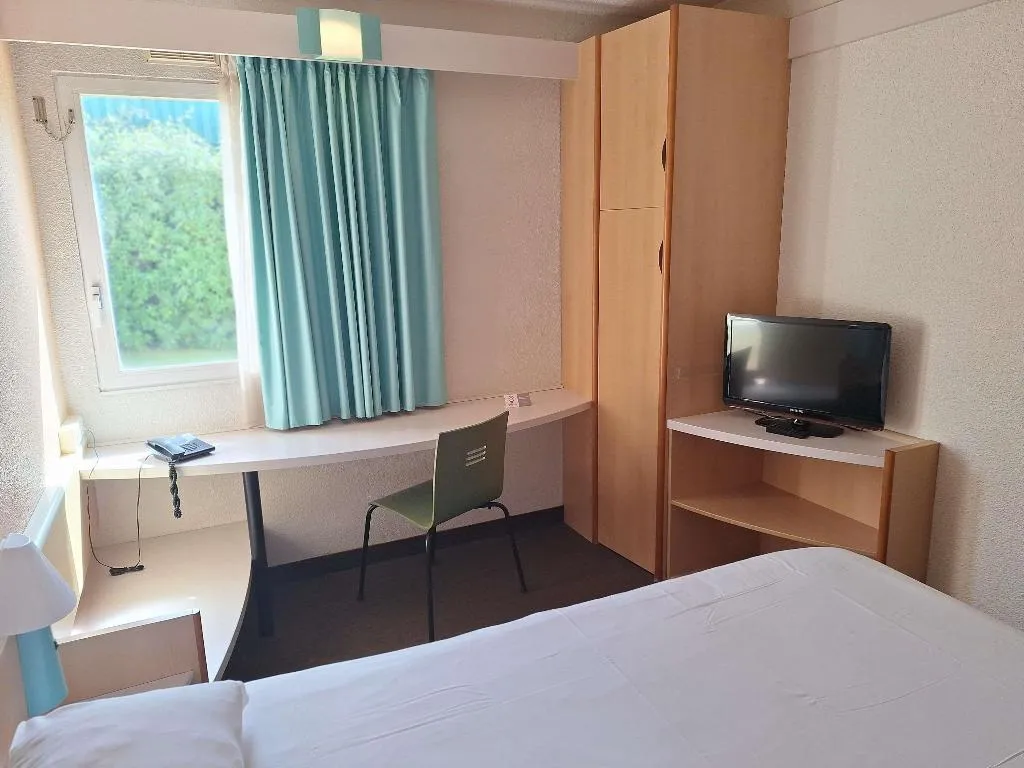 DOUBLE WITH DOUBLE BED Room, Ibis Setubal, Lisbon