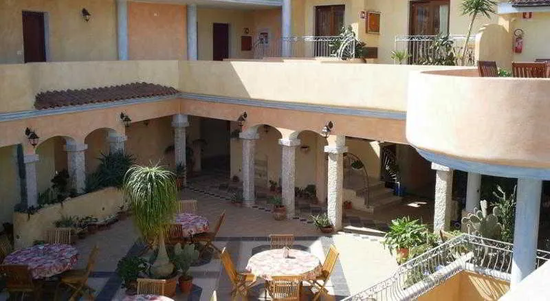 Terrace, Bonsai, Olbia