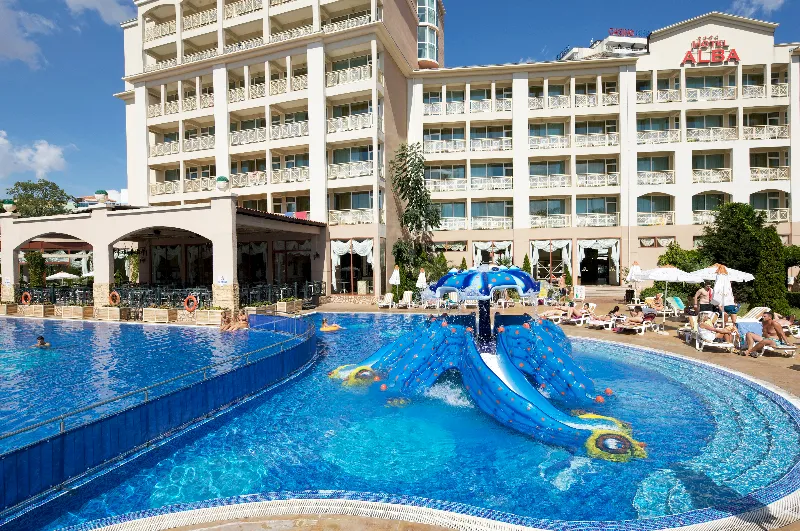 Pool, Alba, Bourgas