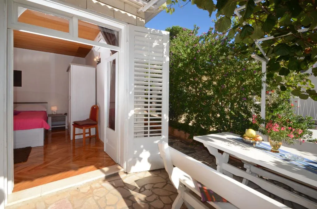 APARTMENT SEA VIEW WITH TERRACE Room, LaidBack Apartments, Dubrovnik