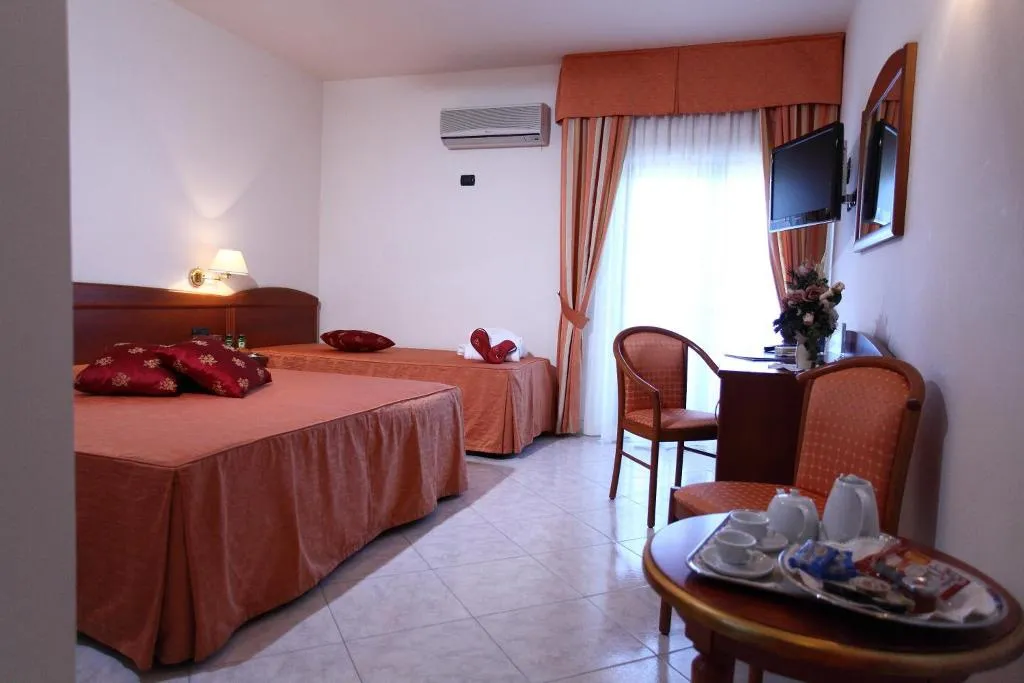 TRIPLE STANDARD Room, Za Maria, Palermo
