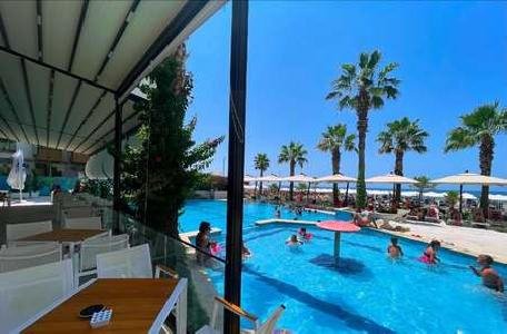Blue Marine Hotel, Kavaje