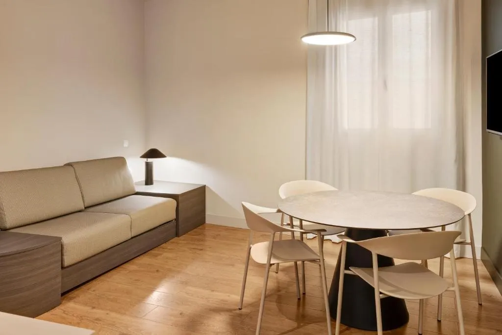 Room, B&B Apartamentos Madrid Centro Fuencarral 46, Madrid