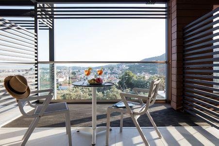 Amira Skiathos, Skiathos