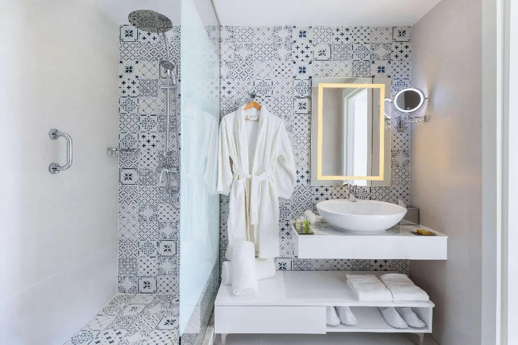 SUITE SEA FRONT Room, Hilton Skanes Monastir Beach Resort, Tunisia