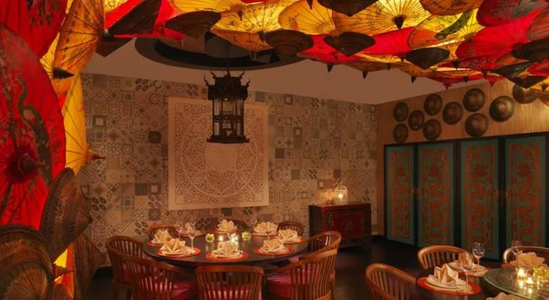 Restaurant, Anantara The Palm Dubai Resort, Dubai