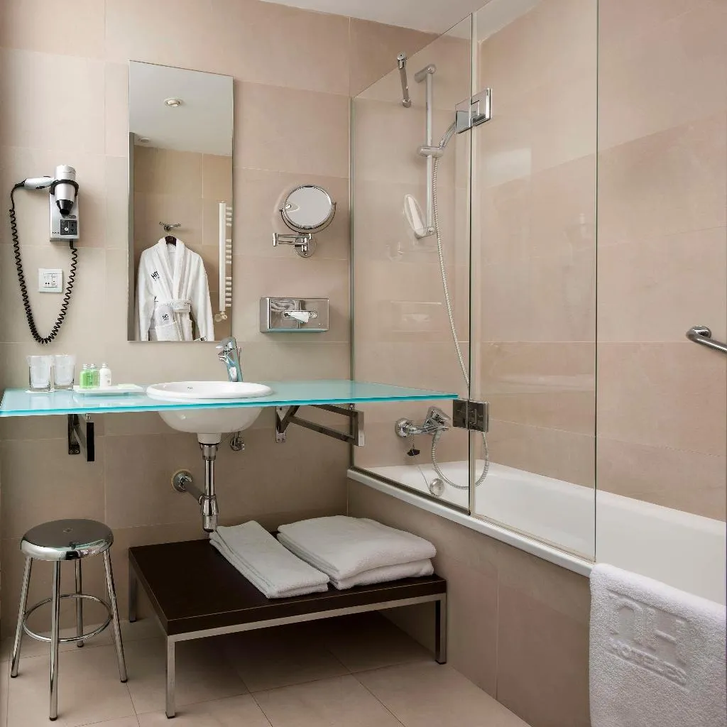 Double or Twin STANDARD Room, NH Alicante, Costa Blanca