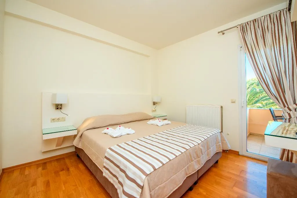 FAMILY ROOM TWO BEDROOMS ONE BATHROOM Room, Sofia Resort Luxury Suites, Crete