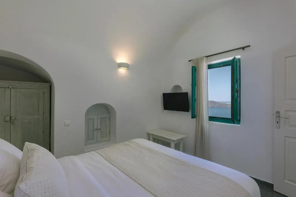 SUITE SUPERIOR WITH DOUBLE BED Room, Afroessa Hotel, Santorini