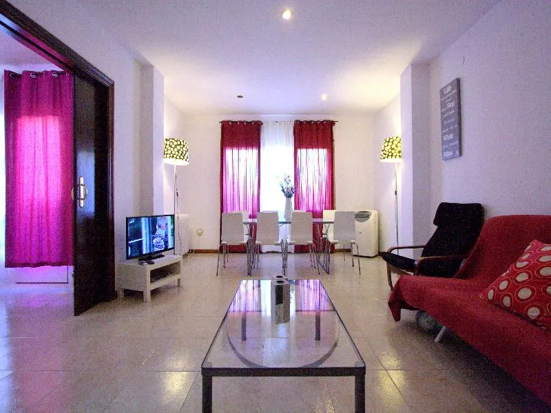 APARTMENT CAPACITY 9 FOUR BEDROOMS Room, Charm Apartments BCN, Barcelona